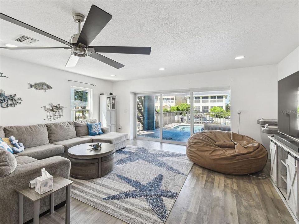 For Rent: $4,900 (5 beds, 3 baths, 3570 Square Feet)