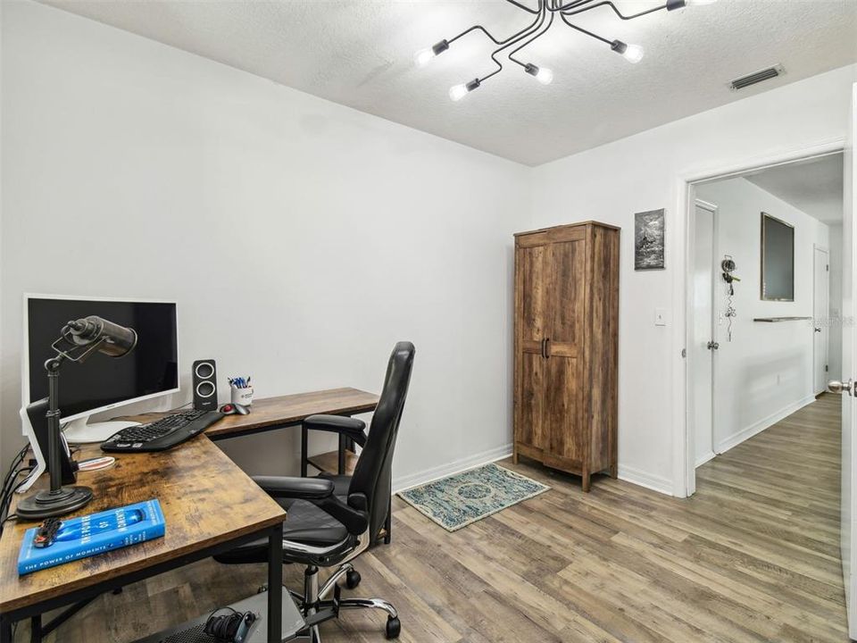 For Rent: $4,900 (5 beds, 3 baths, 3570 Square Feet)