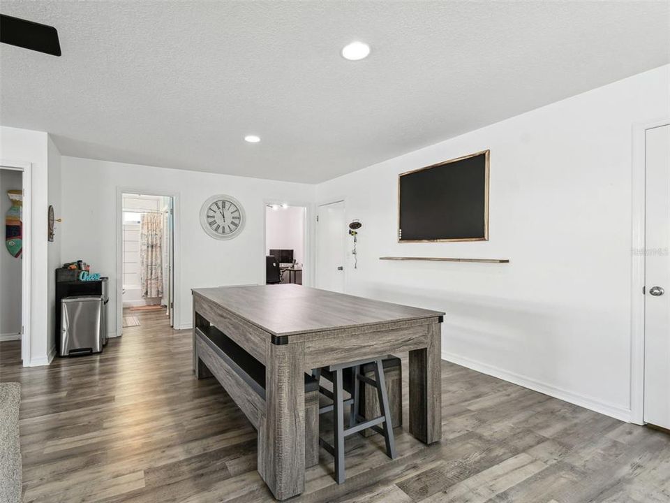 For Rent: $4,900 (5 beds, 3 baths, 3570 Square Feet)