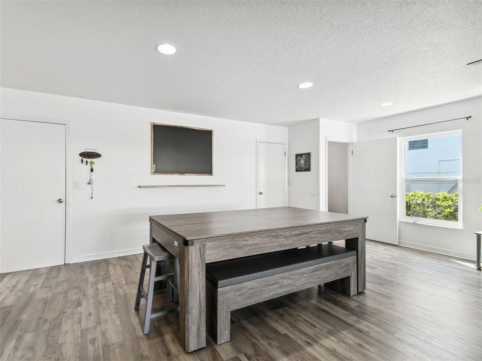 For Rent: $4,900 (5 beds, 3 baths, 3570 Square Feet)