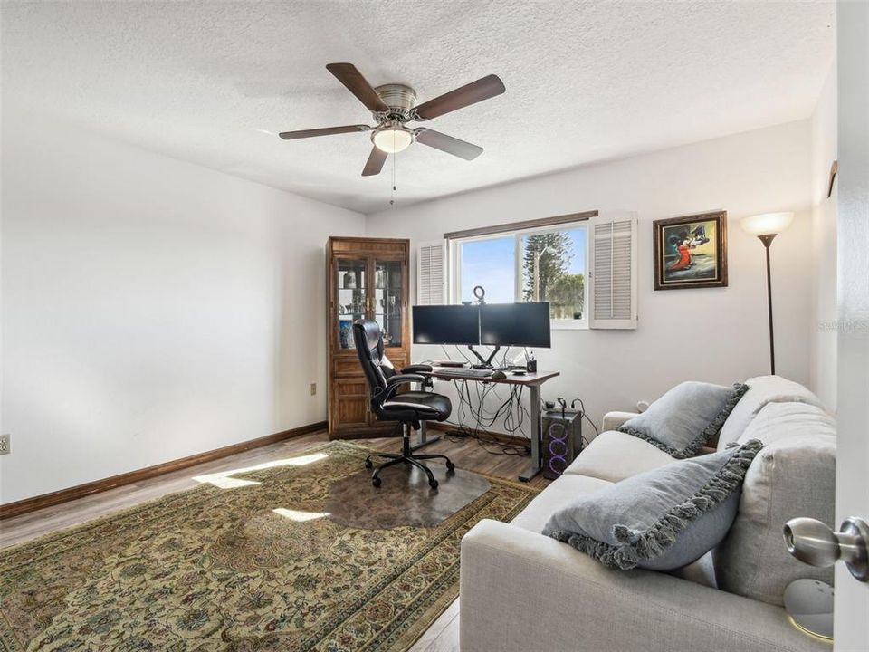 For Rent: $4,900 (5 beds, 3 baths, 3570 Square Feet)