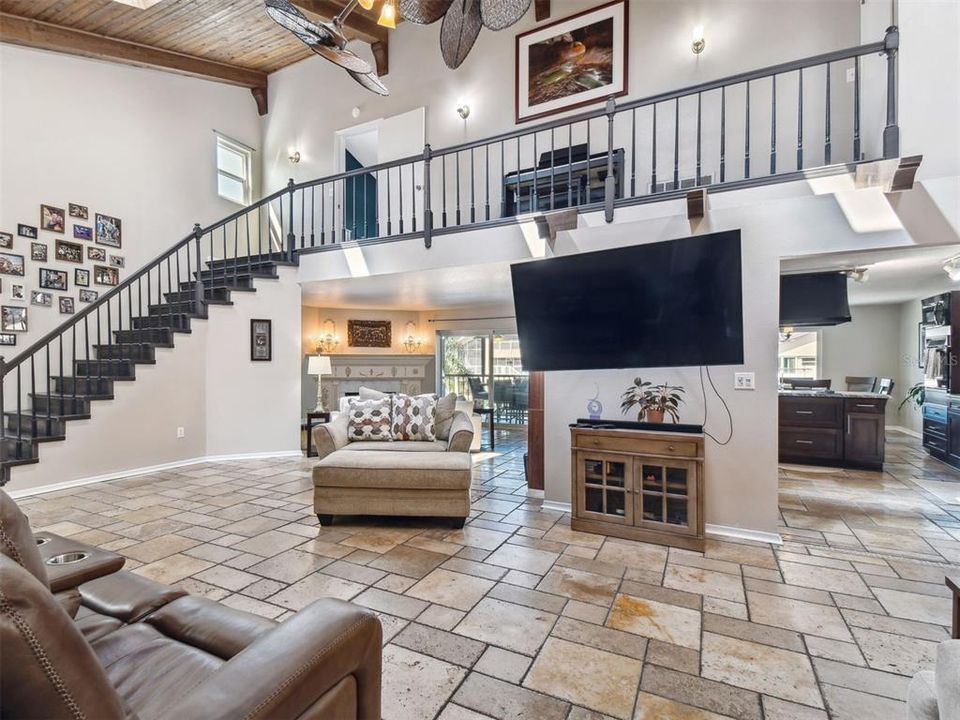 For Rent: $4,900 (5 beds, 3 baths, 3570 Square Feet)