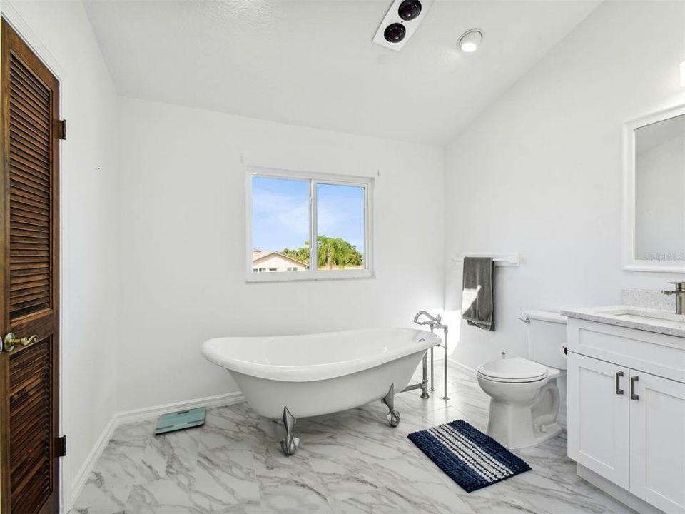 For Rent: $4,900 (5 beds, 3 baths, 3570 Square Feet)