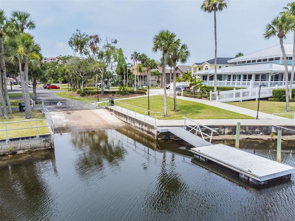 For Rent: $4,900 (5 beds, 3 baths, 3570 Square Feet)