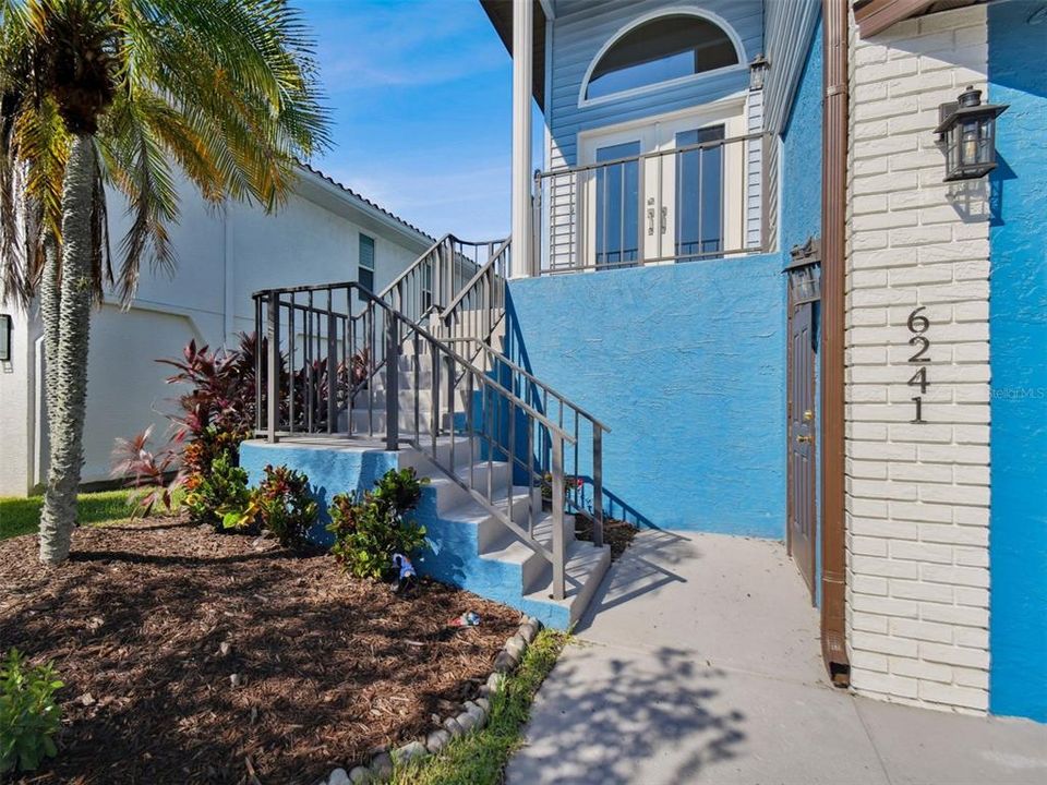 For Rent: $4,900 (5 beds, 3 baths, 3570 Square Feet)