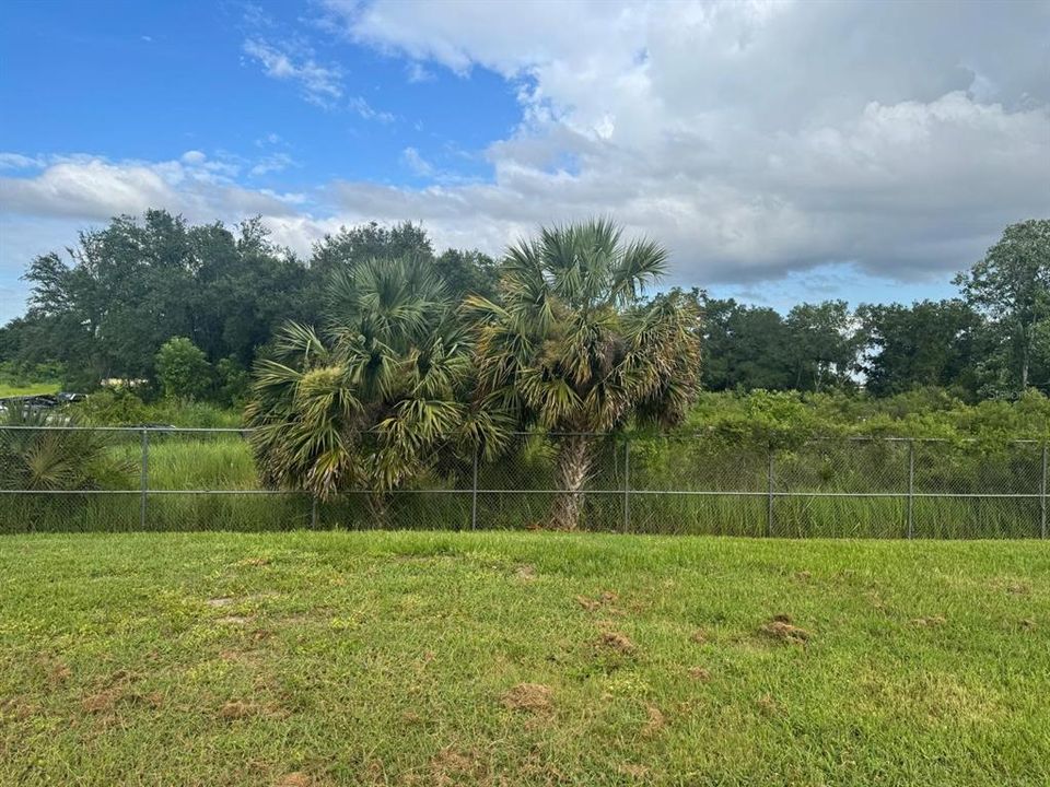 待售: $145,000 (1.99 acres)