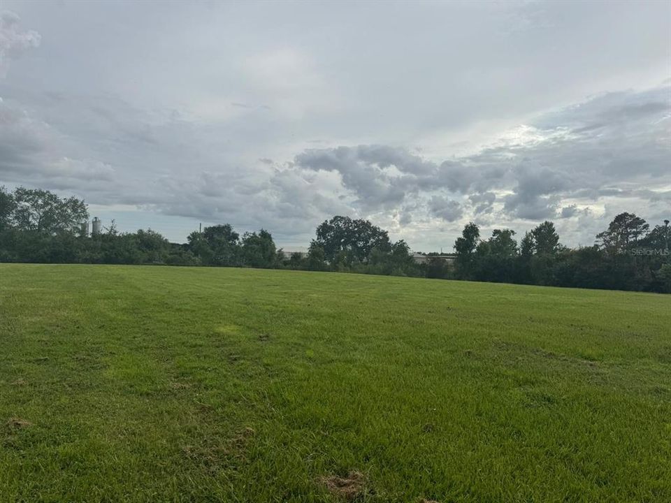 待售: $145,000 (1.99 acres)