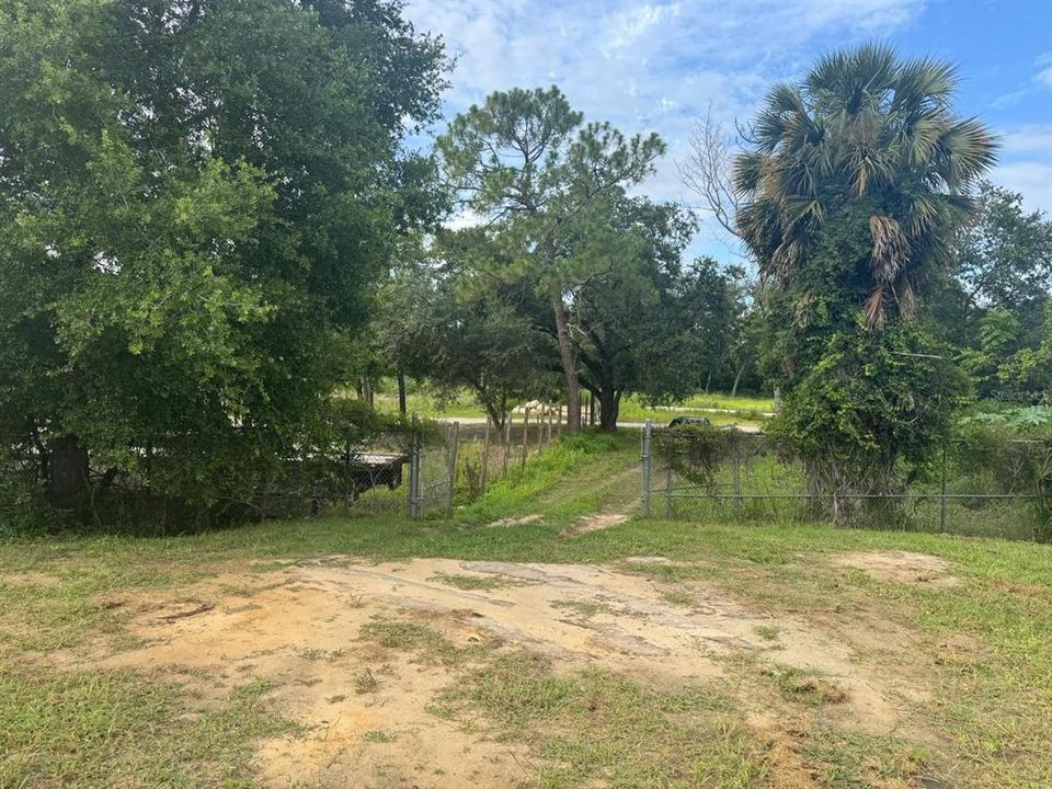 待售: $145,000 (1.99 acres)