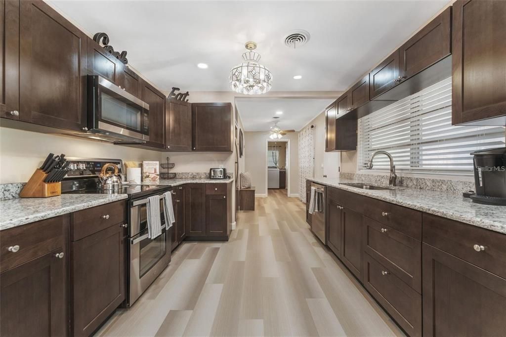 В аренду: $3,000 (3 спален, 2 ванн, 1628 Квадратных фут)