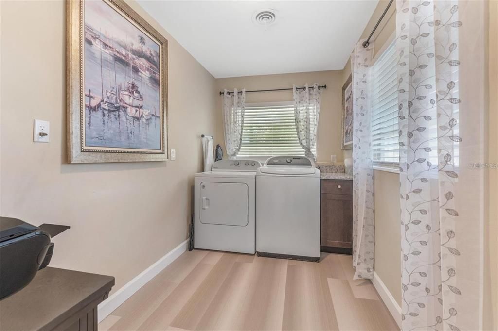 В аренду: $3,000 (3 спален, 2 ванн, 1628 Квадратных фут)