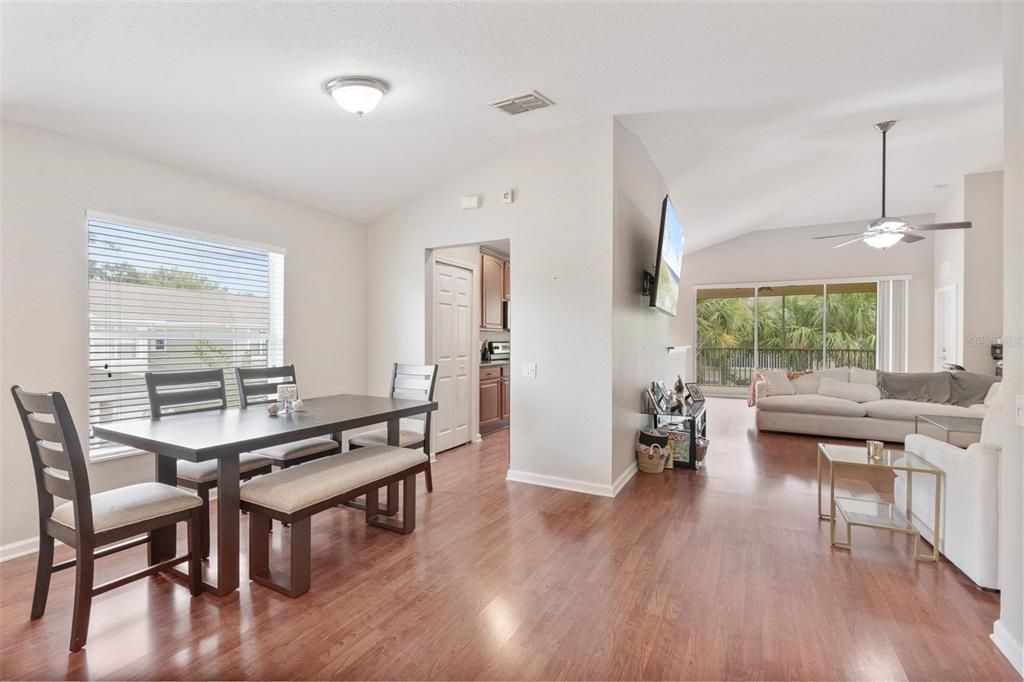 待售: $315,000 (3 贝兹, 2 浴室, 1792 平方英尺)