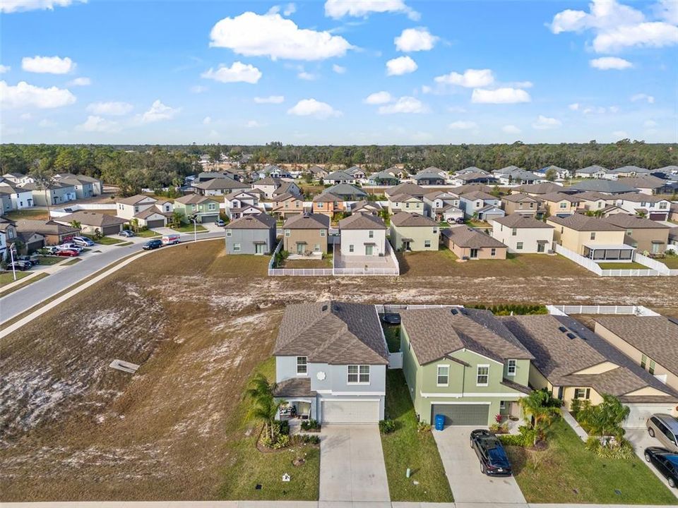 Под контрактом: $299,000 (5 спален, 2 ванн, 2190 Квадратных фут)