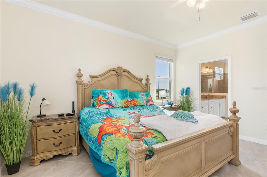 合同活跃: $399,999 (3 贝兹, 3 浴室, 1849 平方英尺)