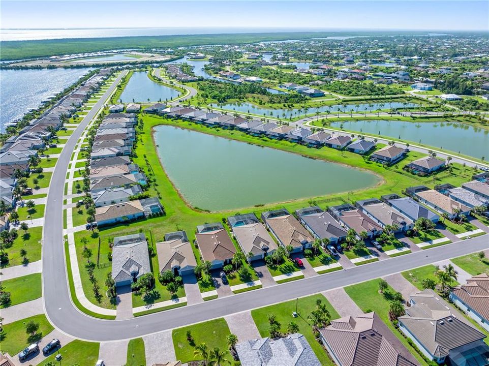 合同活跃: $399,999 (3 贝兹, 3 浴室, 1849 平方英尺)