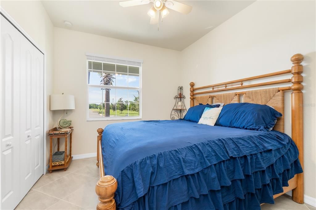 合同活跃: $399,999 (3 贝兹, 3 浴室, 1849 平方英尺)