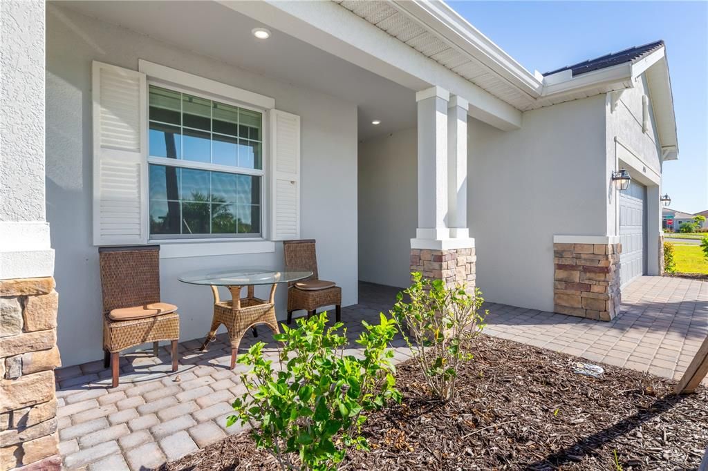 合同活跃: $399,999 (3 贝兹, 3 浴室, 1849 平方英尺)