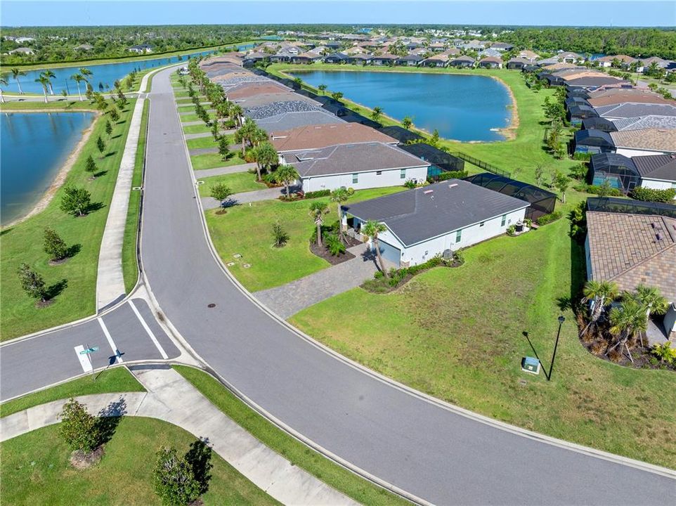 合同活跃: $399,999 (3 贝兹, 3 浴室, 1849 平方英尺)