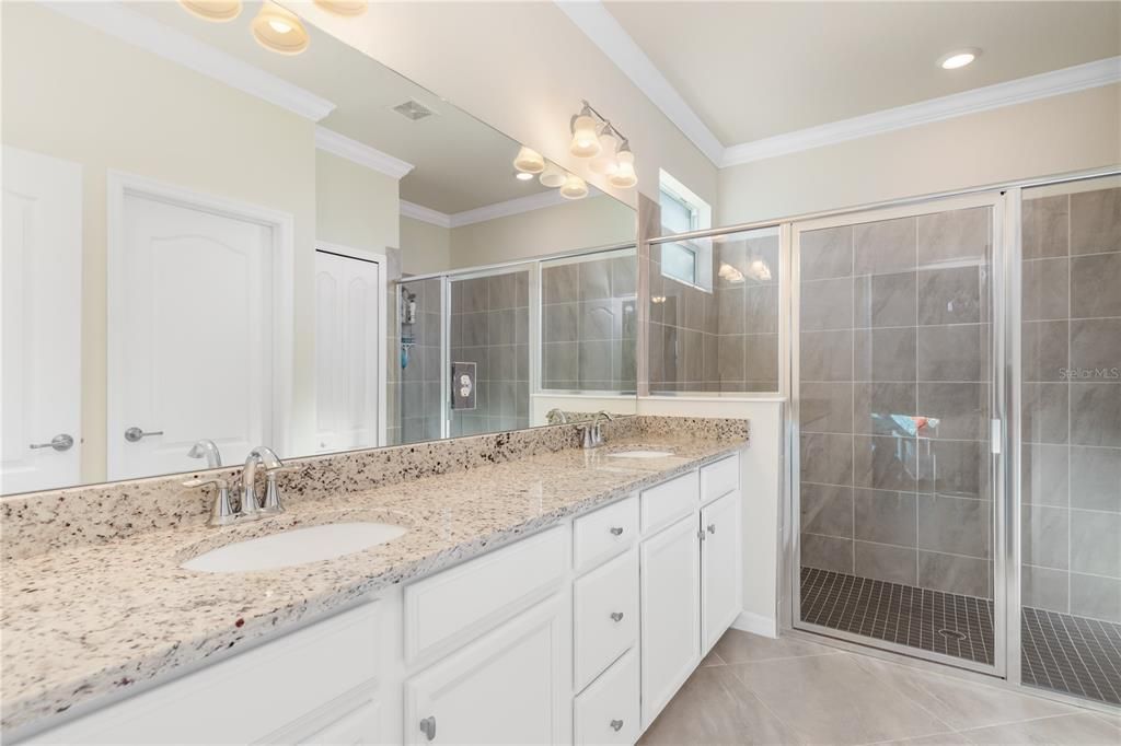 合同活跃: $399,999 (3 贝兹, 3 浴室, 1849 平方英尺)