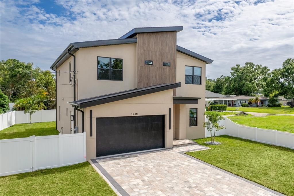 For Sale: $1,285,000 (4 beds, 3 baths, 2834 Square Feet)