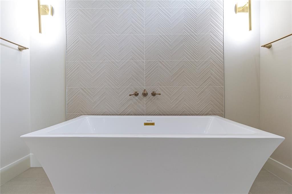 For Sale: $1,285,000 (4 beds, 3 baths, 2834 Square Feet)