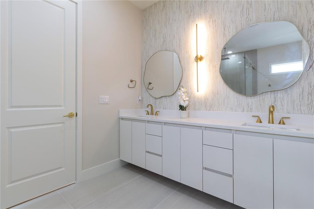 For Sale: $1,285,000 (4 beds, 3 baths, 2834 Square Feet)