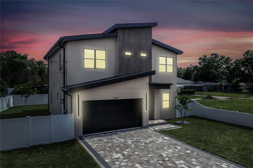 For Sale: $1,285,000 (4 beds, 3 baths, 2834 Square Feet)