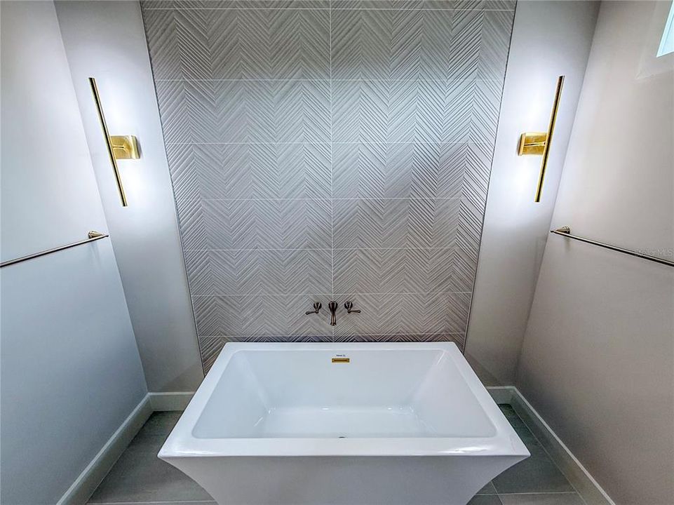 For Sale: $1,285,000 (4 beds, 3 baths, 2834 Square Feet)