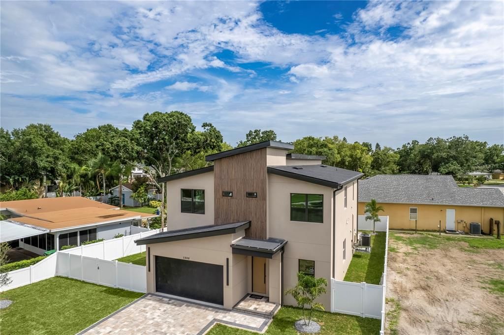 For Sale: $1,285,000 (4 beds, 3 baths, 2834 Square Feet)