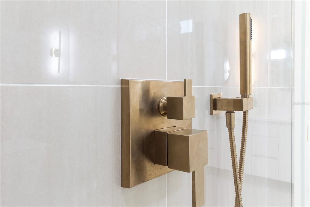 For Sale: $1,285,000 (4 beds, 3 baths, 2834 Square Feet)