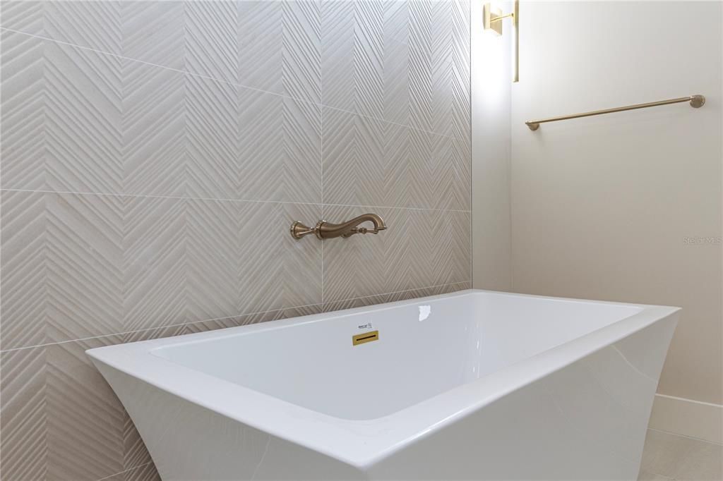 For Sale: $1,285,000 (4 beds, 3 baths, 2834 Square Feet)