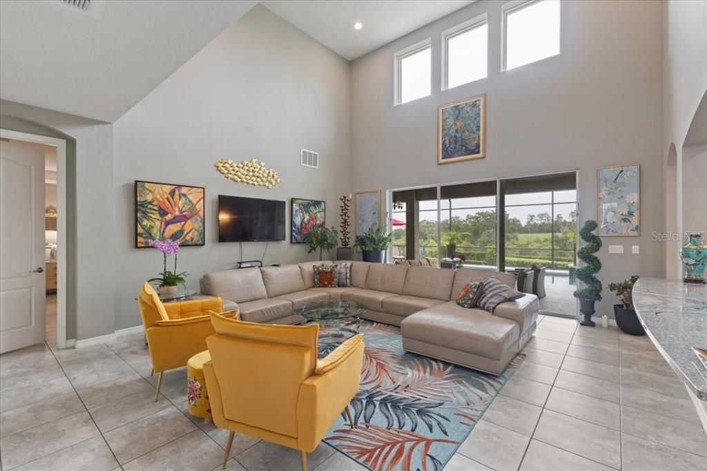 En Venta: $1,500,000 (4 camas, 3 baños, 4000 Pies cuadrados)