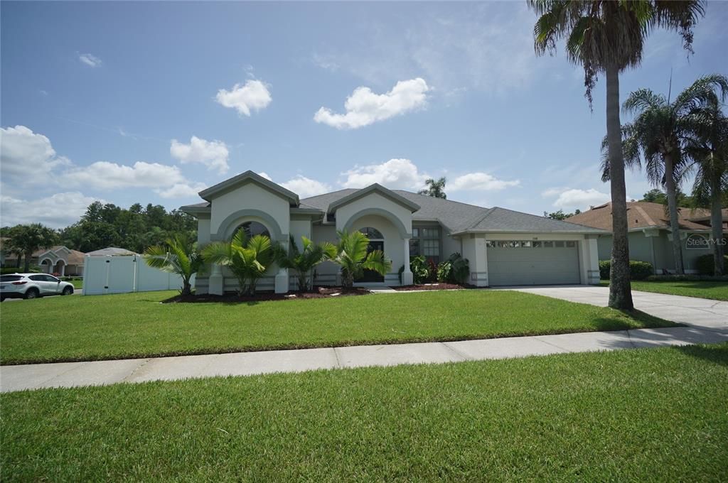 Recently Rented: $3,100 (4 beds, 2 baths, 2280 Square Feet)