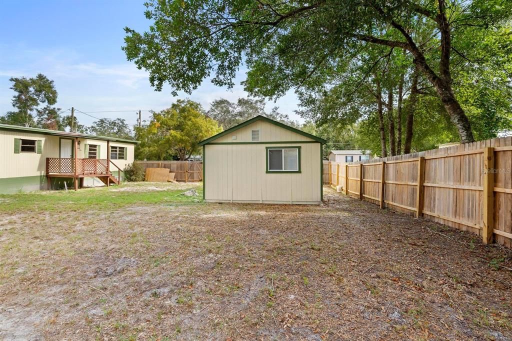 合同活跃: $279,900 (4 贝兹, 3 浴室, 1880 平方英尺)