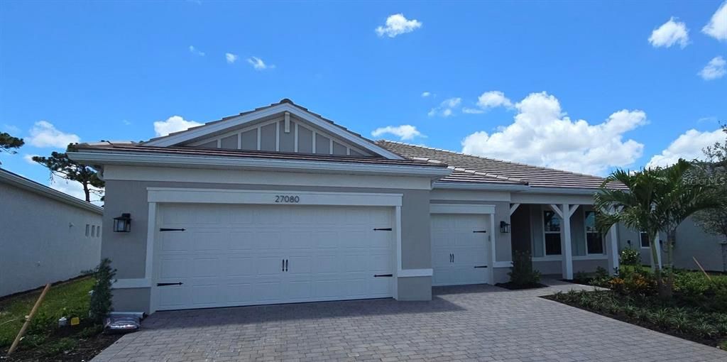 Vendido Recientemente: $930,000 (3 camas, 2 baños, 2270 Pies cuadrados)