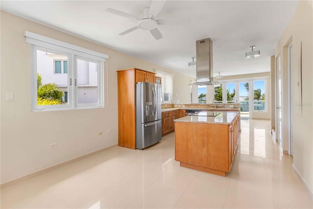 待售: $1,250,000 (4 贝兹, 3 浴室, 3083 平方英尺)