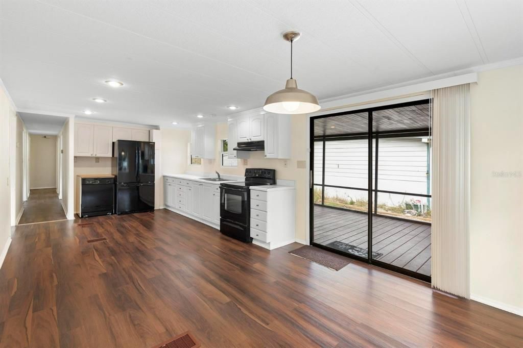 出租: $2,350 (4 贝兹, 3 浴室, 1440 平方英尺)