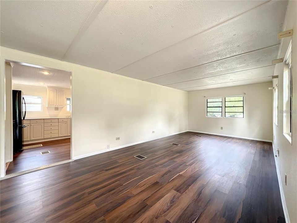 出租: $2,350 (4 贝兹, 3 浴室, 1440 平方英尺)