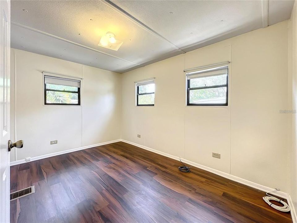 出租: $2,350 (4 贝兹, 3 浴室, 1440 平方英尺)