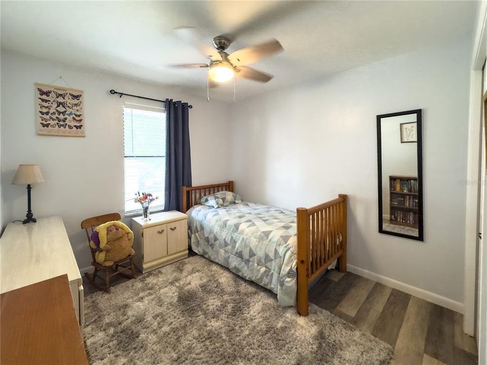 待售: $215,000 (3 贝兹, 1 浴室, 1182 平方英尺)