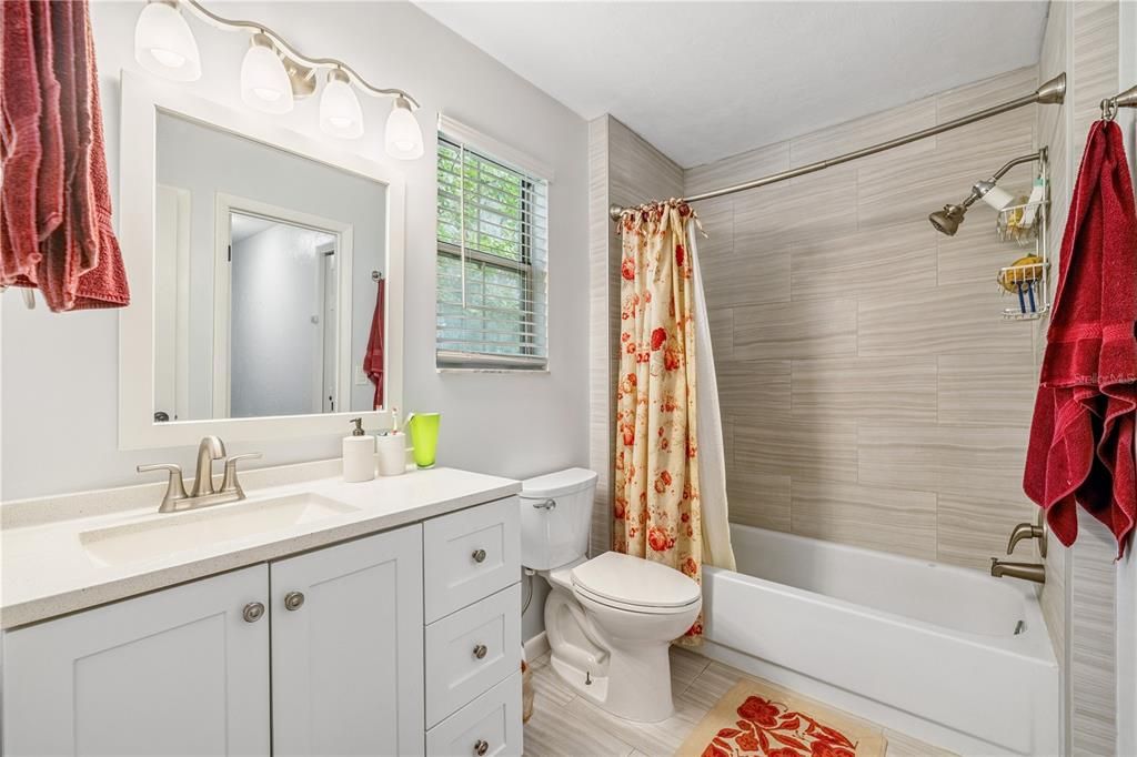 待售: $215,000 (3 贝兹, 1 浴室, 1182 平方英尺)