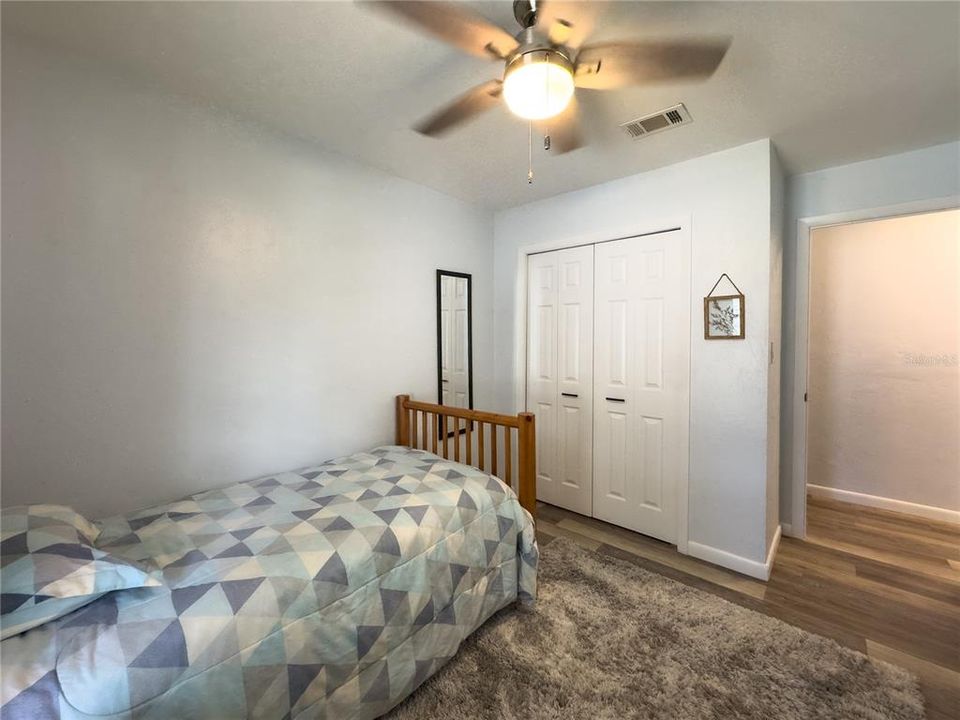 待售: $215,000 (3 贝兹, 1 浴室, 1182 平方英尺)