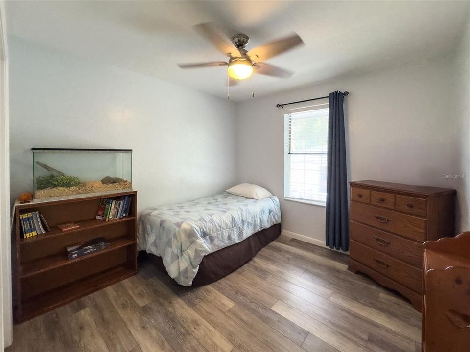 待售: $215,000 (3 贝兹, 1 浴室, 1182 平方英尺)