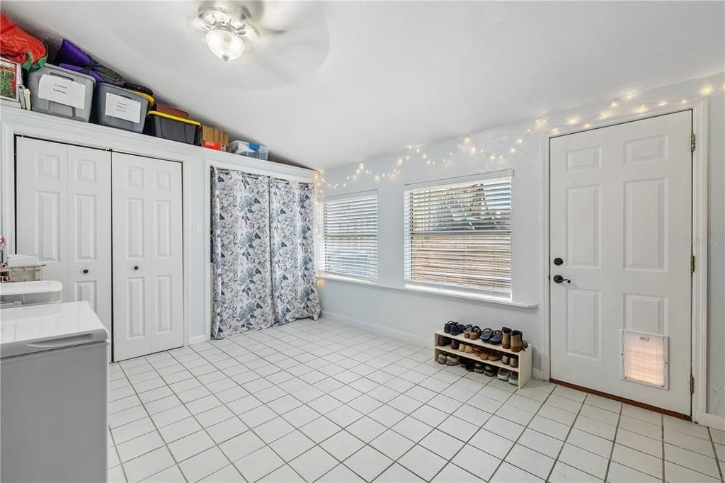 待售: $215,000 (3 贝兹, 1 浴室, 1182 平方英尺)