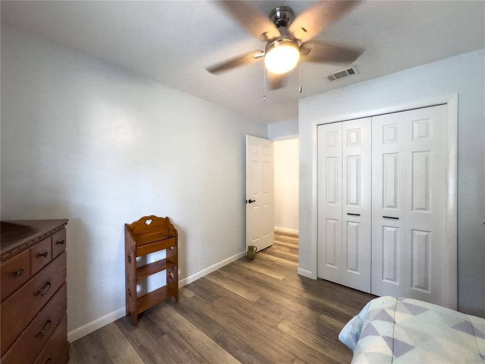 待售: $215,000 (3 贝兹, 1 浴室, 1182 平方英尺)