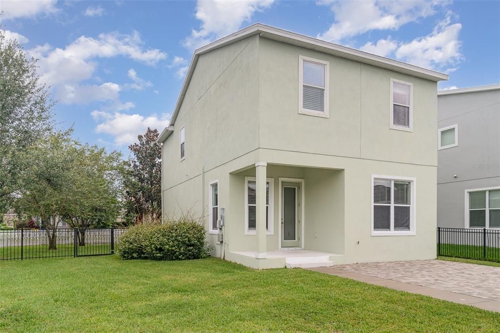 Active With Contract: $409,900 (3 beds, 2 baths, 1996 Square Feet)