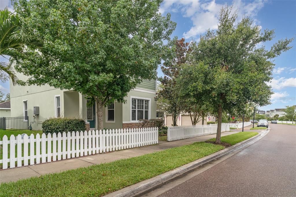 Active With Contract: $409,900 (3 beds, 2 baths, 1996 Square Feet)