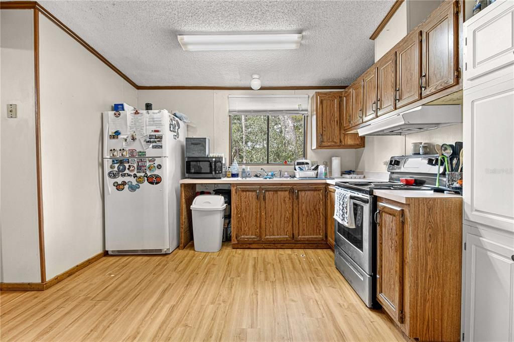 For Sale: $150,000 (3 beds, 2 baths, 1506 Square Feet)