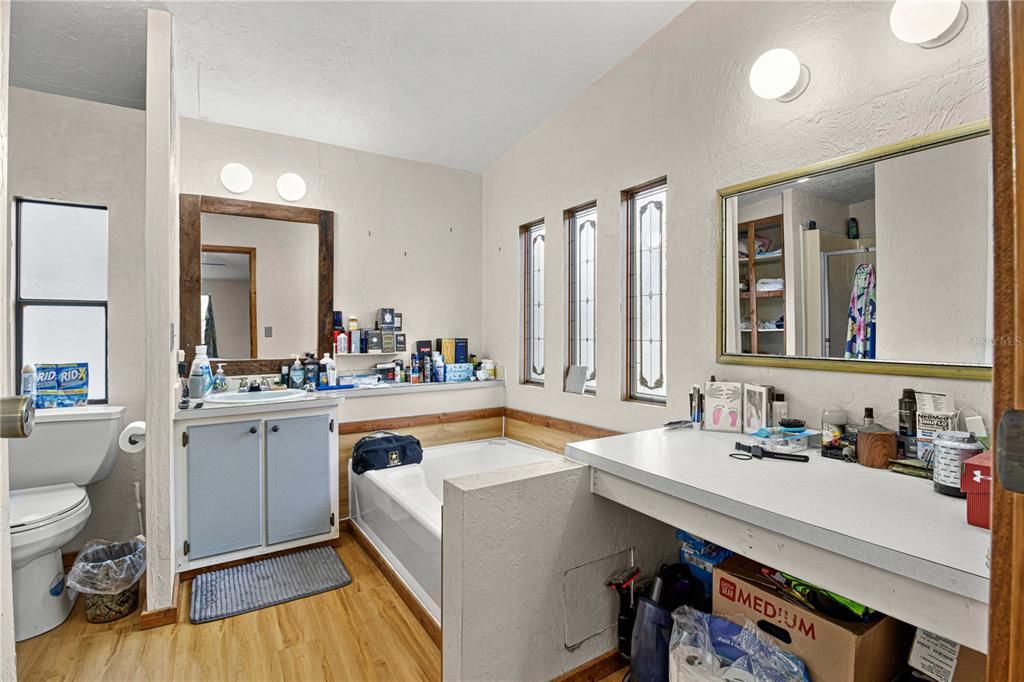 For Sale: $150,000 (3 beds, 2 baths, 1506 Square Feet)