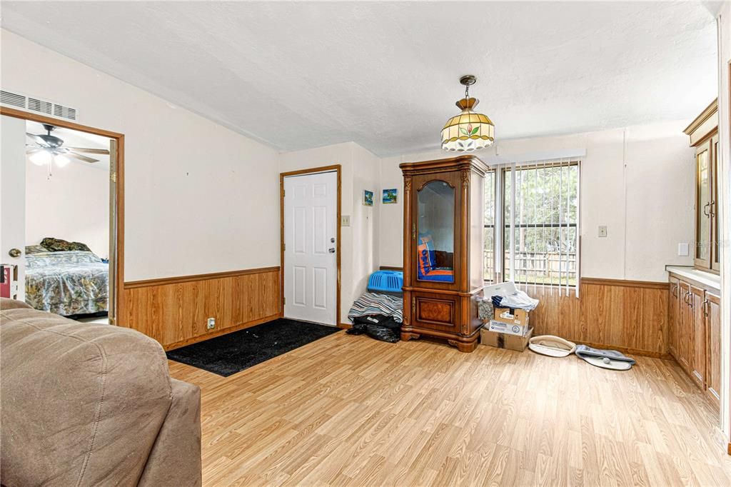 For Sale: $150,000 (3 beds, 2 baths, 1506 Square Feet)