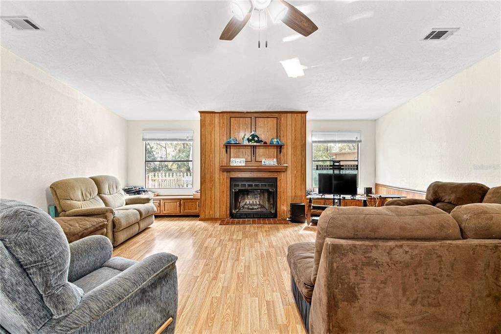 For Sale: $150,000 (3 beds, 2 baths, 1506 Square Feet)